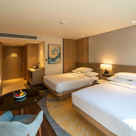 Courtyard By Marriott Vadodara Exterior photo