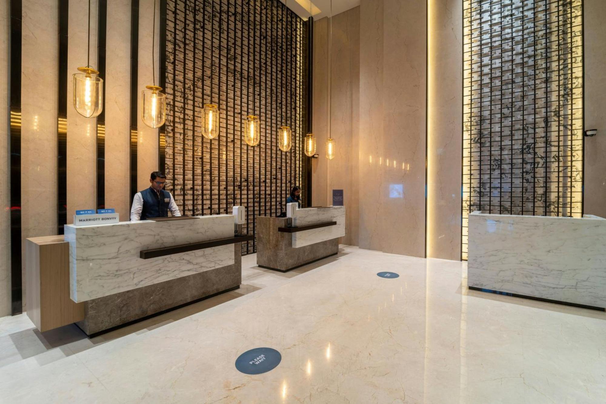 Courtyard By Marriott Vadodara Exterior photo